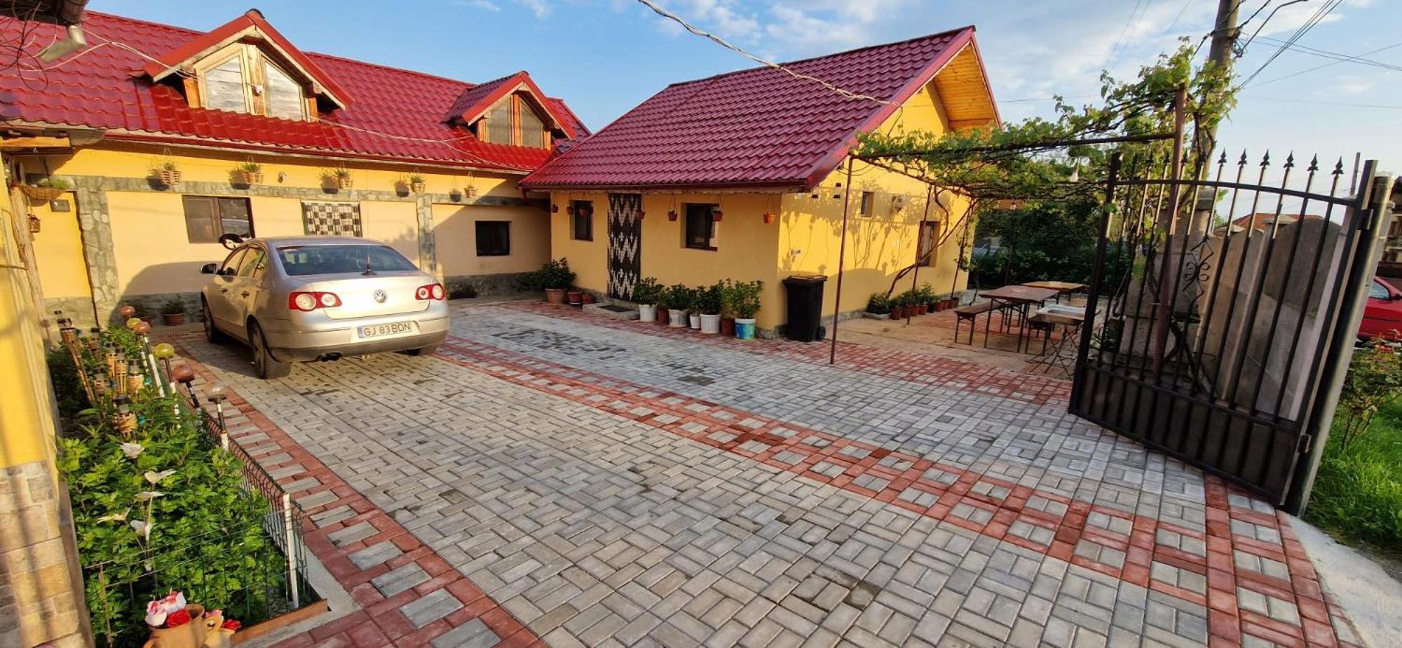 Casa Andreea Hotel โนวาชิ-สเตรยนี ภายนอก รูปภาพ